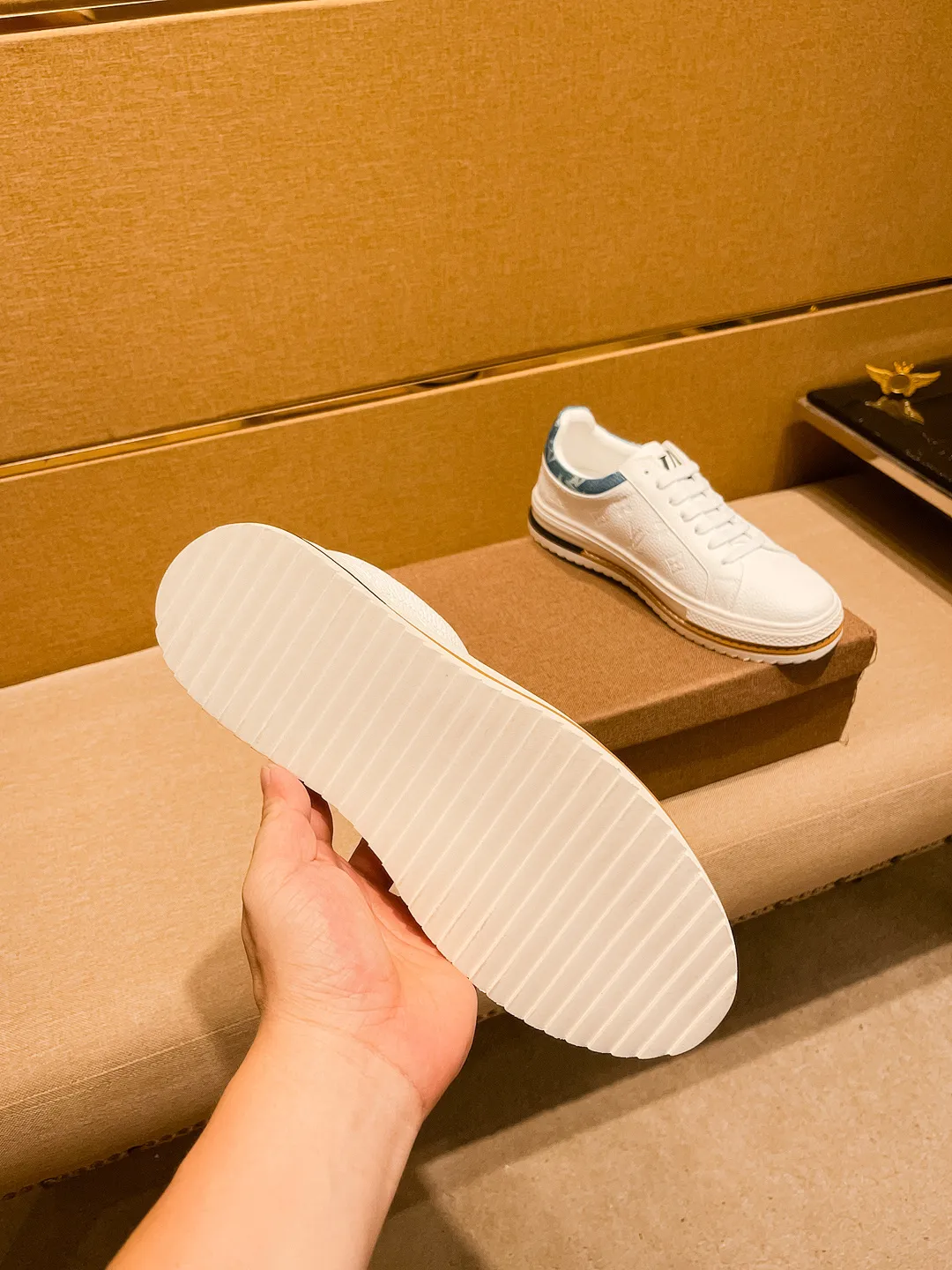 Men's shoes 💰 420💰👍【LV】🔥🔝Louis Vuitton, high-end men's shoes brand, official website 1:1 latest masterpiece: the upper is made of Italian imported first-layer cowhide🔥Official website original special technical cloth fabric matching🔥Original comfortable and breathable lining➕Original designated non-slip outsole🔥Make walking more convenient and comfortable! An exclusive new model, a stunning work, a beautiful 1:1 replica [color] compared to the official quality! Create a fashionable personality to set off your uniqueness! A must-have for trendy men! 🔥, sizes: 38-44. color:.     2⃣️colors available🔥